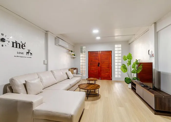 Cozy 5-story House, 2 Mins Walk Bts, Bkk *