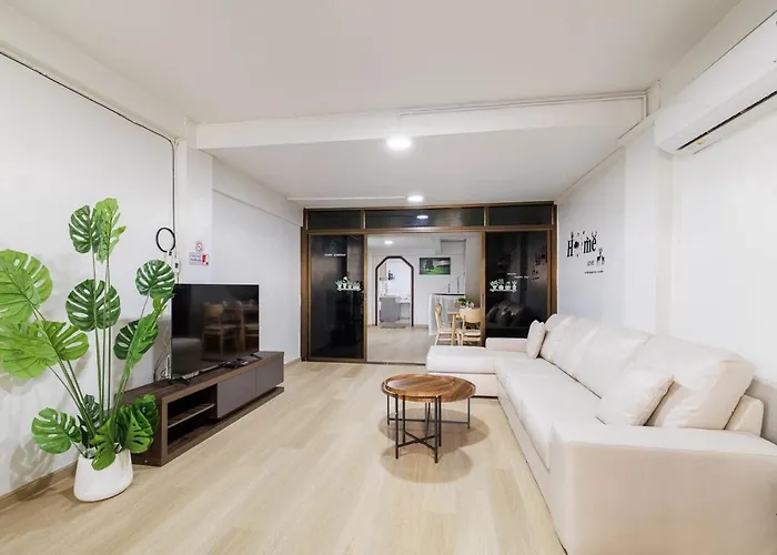 Cozy 5-story House, 2 Mins Walk Bts, Bkk *
