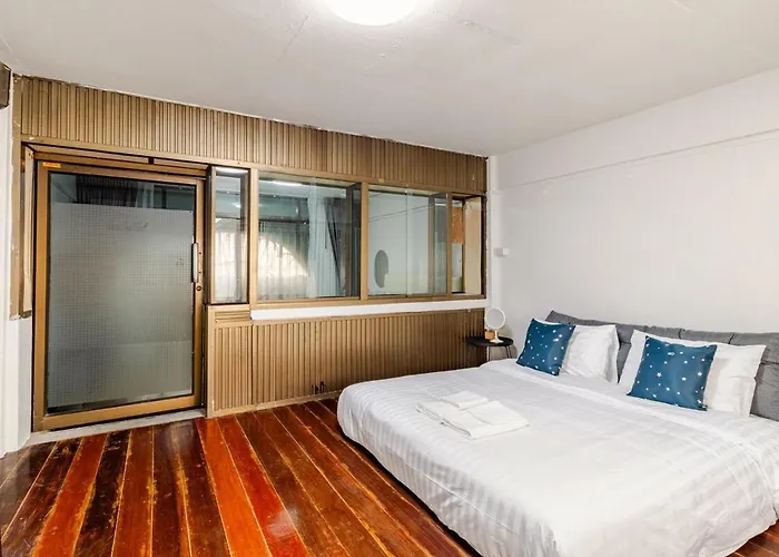 Cozy 5-story House, 2 Mins Walk Bts, Bkk Vakantiehuis