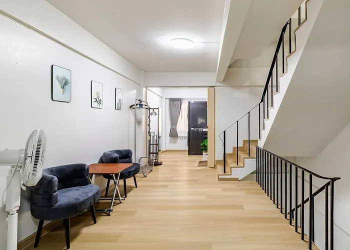 Cozy 5-story House, 2 Mins Walk Bts, Bkk Vakantiehuis *