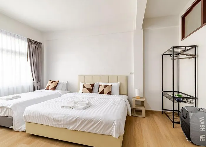 Cozy 5-story House, 2 Mins Walk Bts, Bkk Vakantiehuis Bangkok