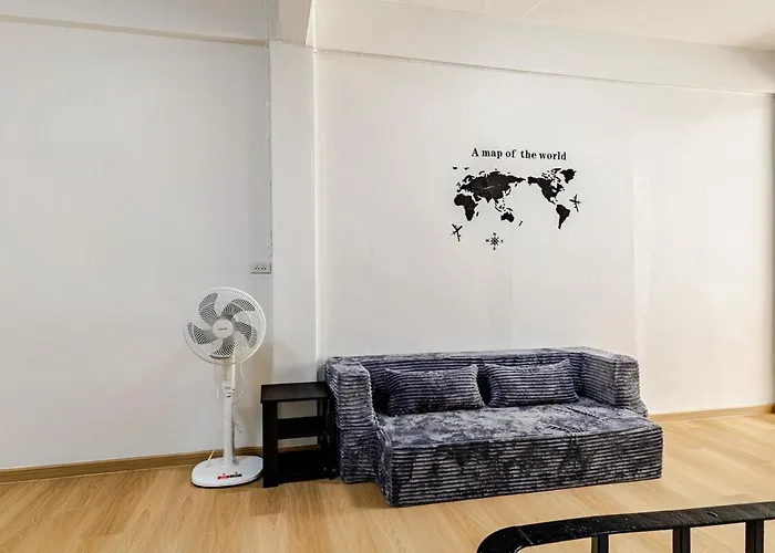 Cozy 5-story House, 2 Mins Walk Bts, Bkk Bangkok