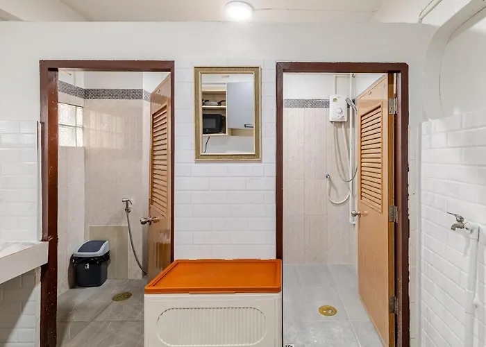 Cozy 5-story House, 2 Mins Walk Bts, Bkk *