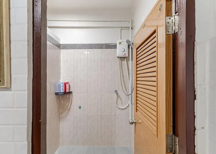 Cozy 5-story House, 2 Mins Walk Bts, Bkk Bangkok