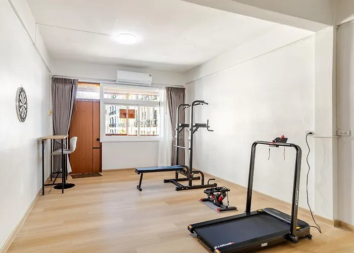 Cozy 5-story House, 2 Mins Walk Bts, Bkk *