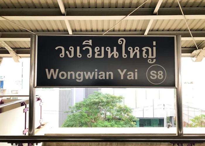Vakantiehuis Cozy 5-story House, 2 Mins Walk Bts, Bkk *