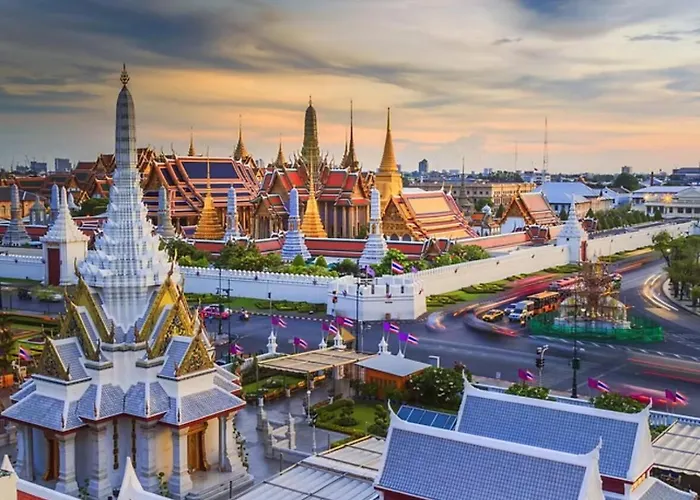 Vakantiehuis Cozy 5-story House, 2 Mins Walk Bts, Bkk Bangkok