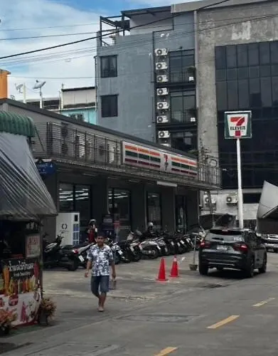 Vakantiehuis Cozy 5-story House, 2 Mins Walk Bts, Bkk *